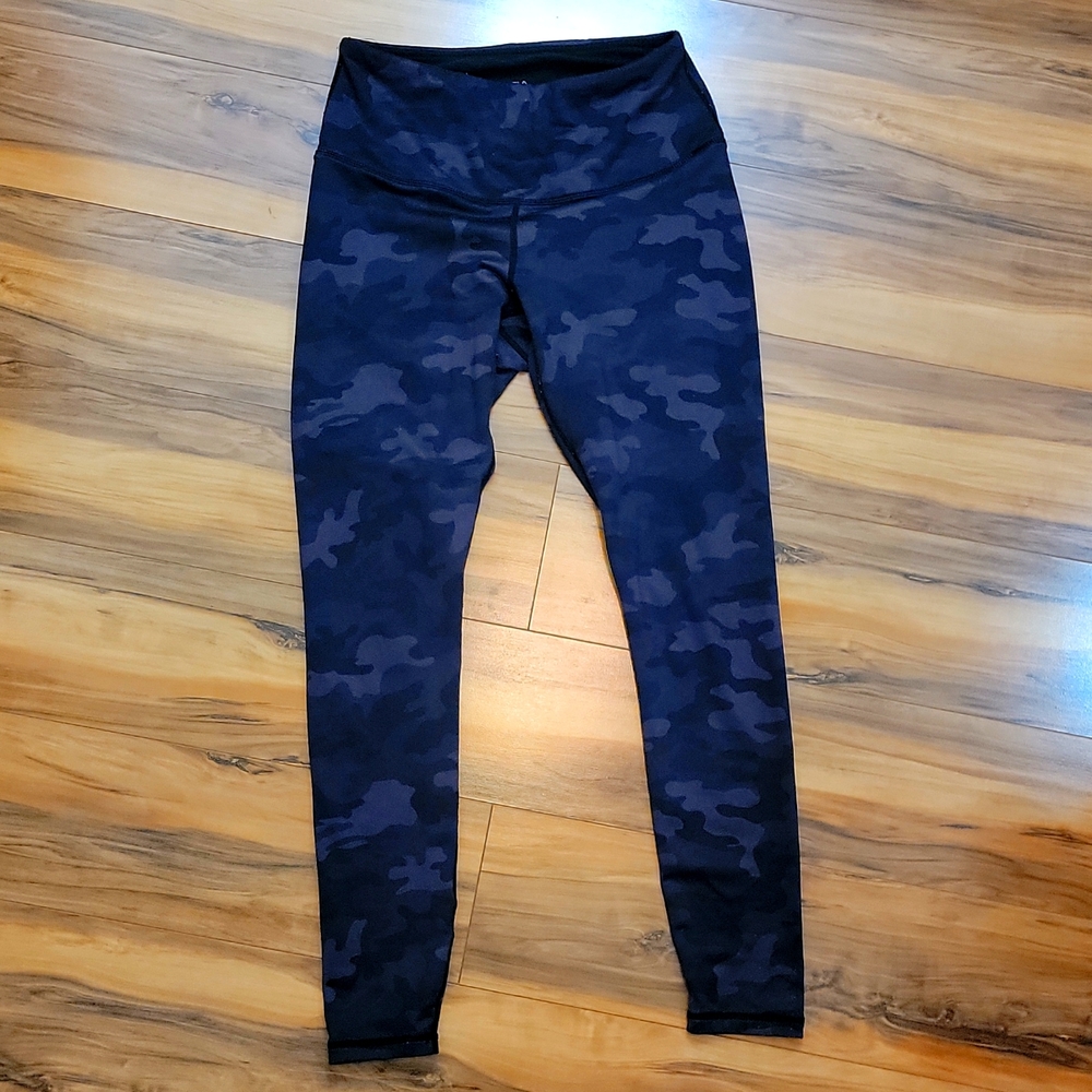 TSLA leggings warm! Camo! Medium